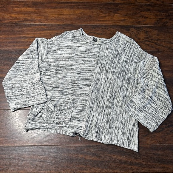 Habitat Gray Crew Neck Sweater - Picture 1 of 5
